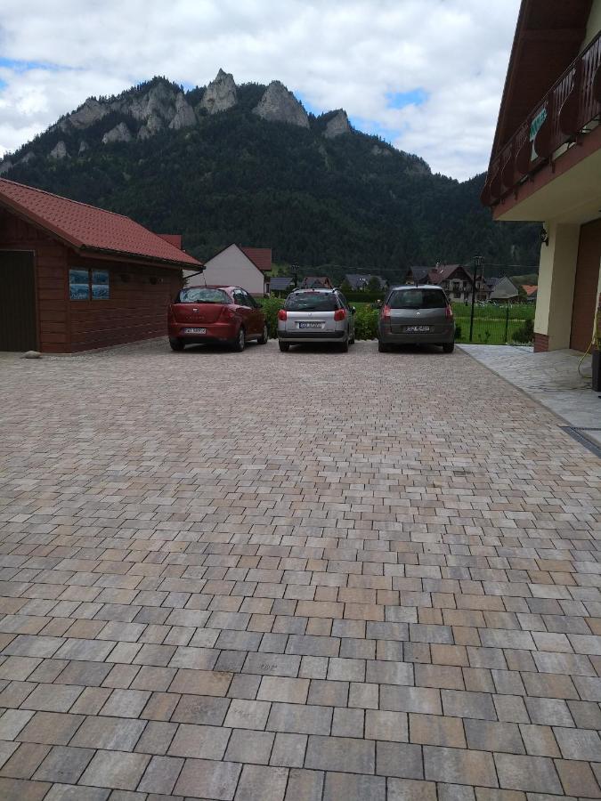 Pokoje Z Aneksami Kuchennymi U Wiktorii Sromowce Niżne Extérieur photo