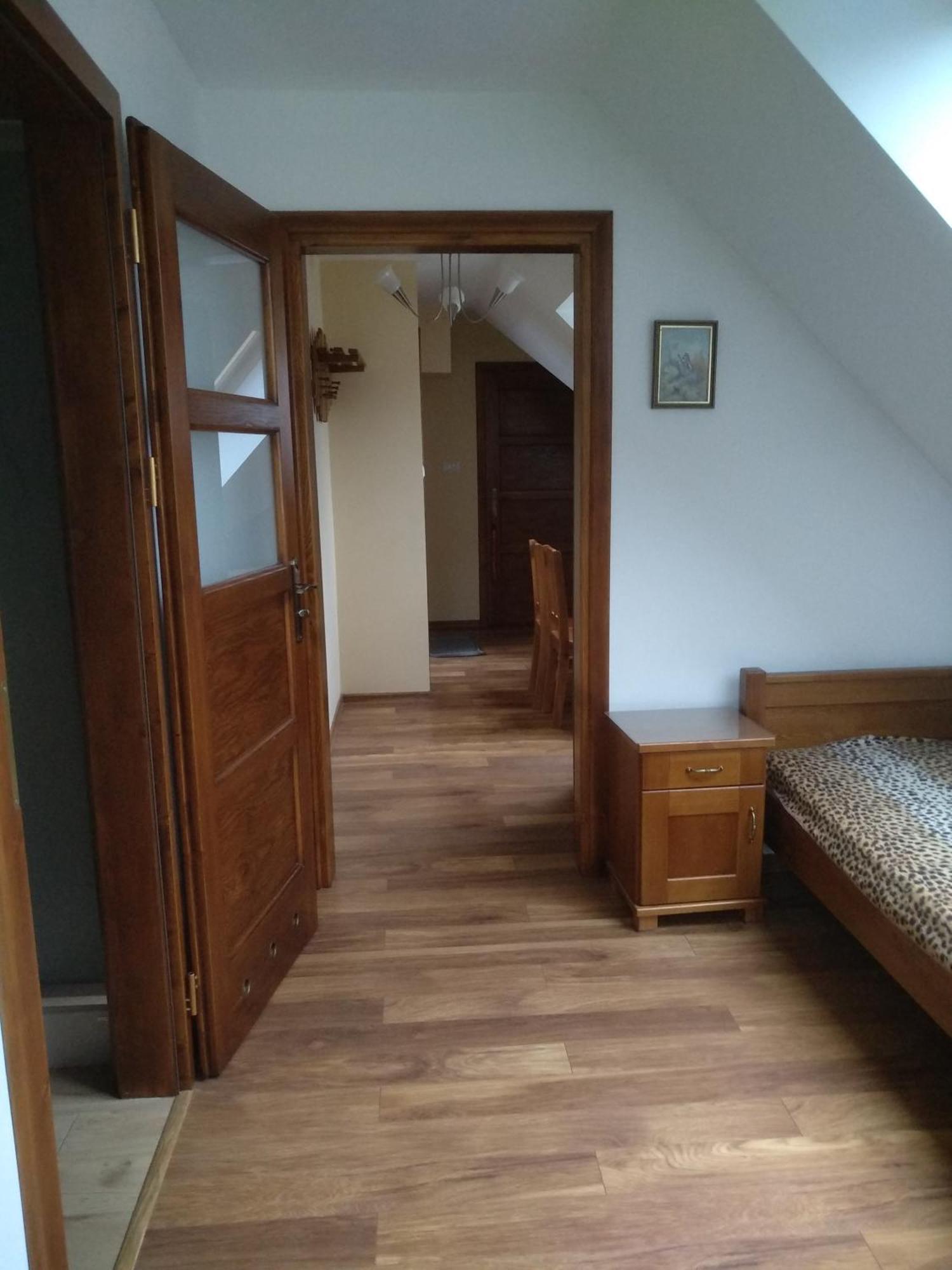 Pokoje Z Aneksami Kuchennymi U Wiktorii Sromowce Niżne Extérieur photo
